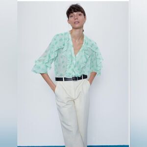 Nwt Zara floral green ruffle blouse bloggers fashion size Large
